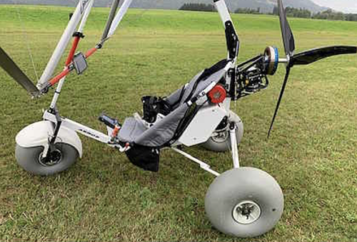 Aeros Elektrotrike mit Combat 12 T